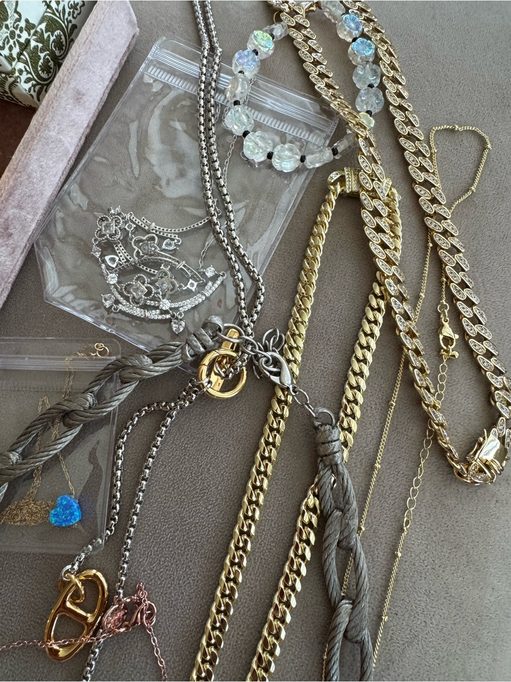 Jewelry LOT: Closet Clean Out - Picture 10 of 14